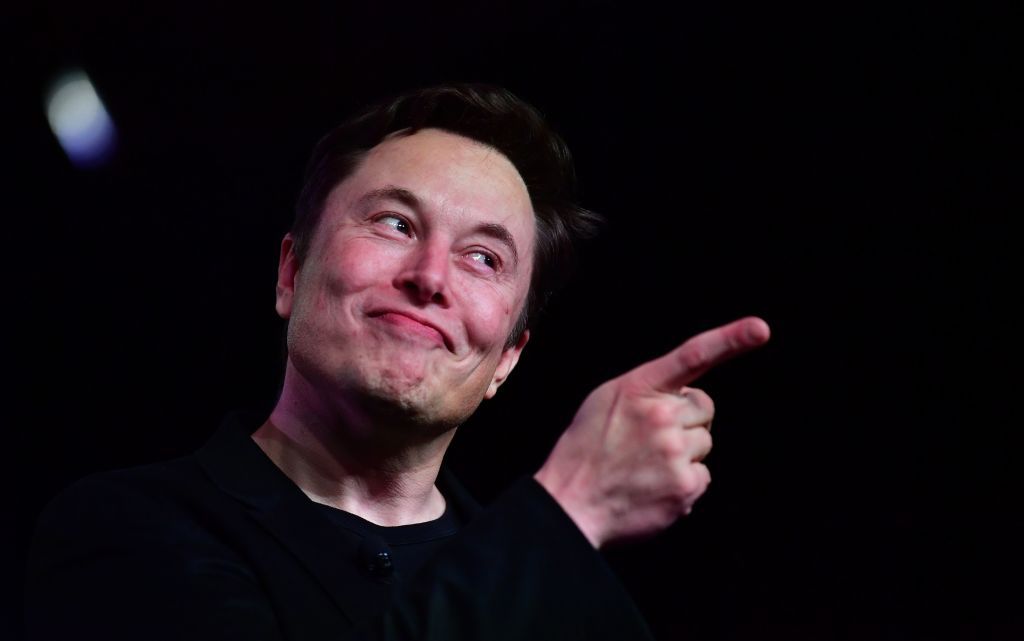 Elon Musk ofrece US100 millones para bajar huella de carbono