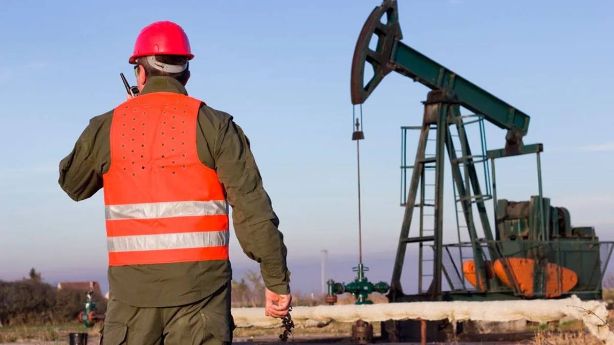 Precio del petróleo al alza pese a crisis de Covid en India