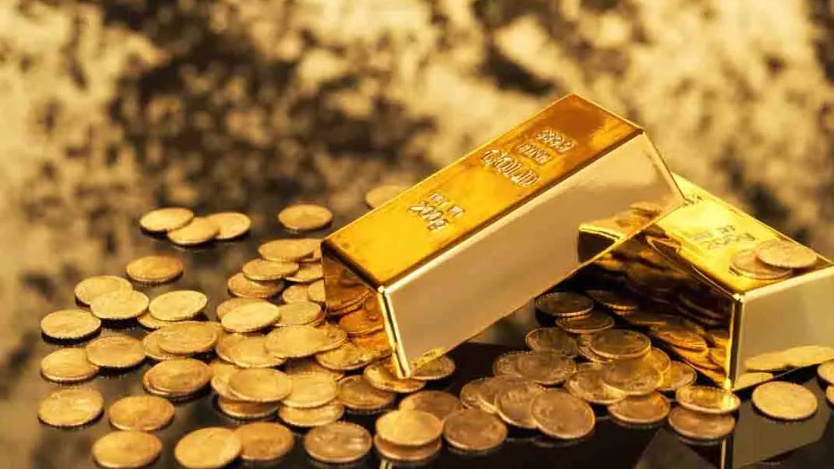 Precio del oro cae por fortaleza del dólar