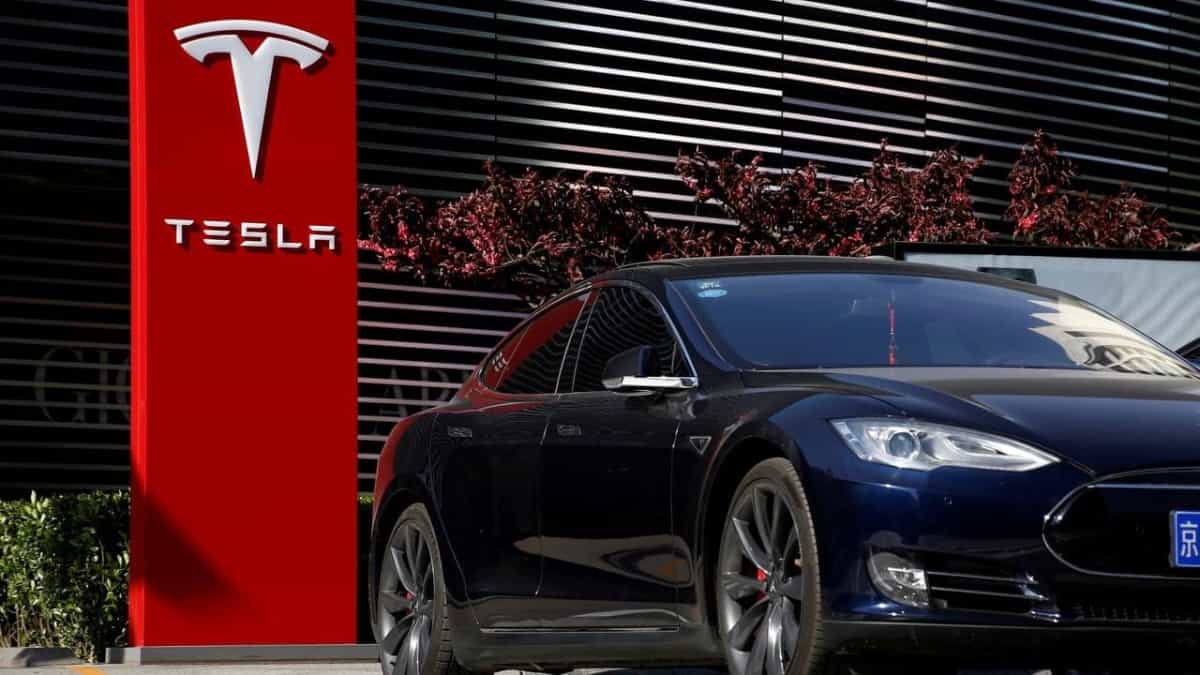 Acciones de Tesla subieron y alcanzaron nuevo récord